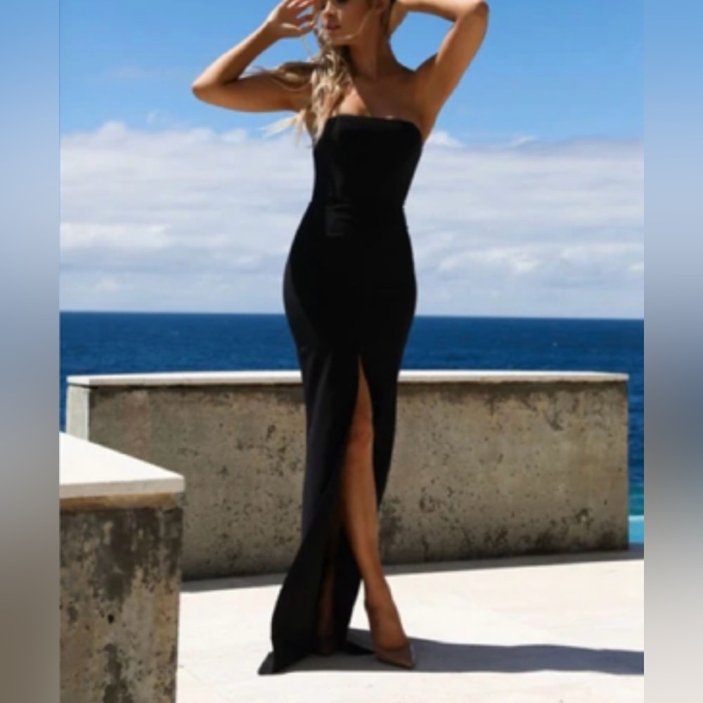 AbyssByAbby Black Strapless Formal Dress w/ Slit